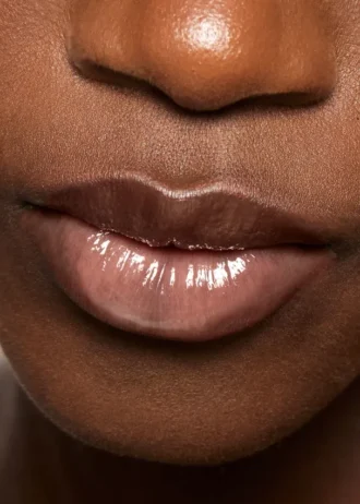 Let brun lipgloss
