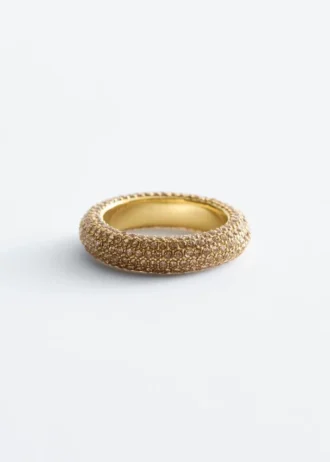 Ring med krystalbesætning